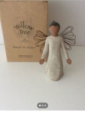 Willow Tree " Angel 👼of Grace Figurine "- Cream & Brown